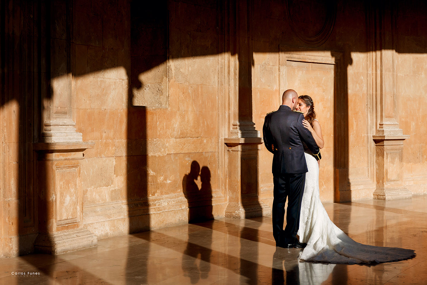 Palacio Carlos V. Fotos boda en Granada de Maribel y Julio